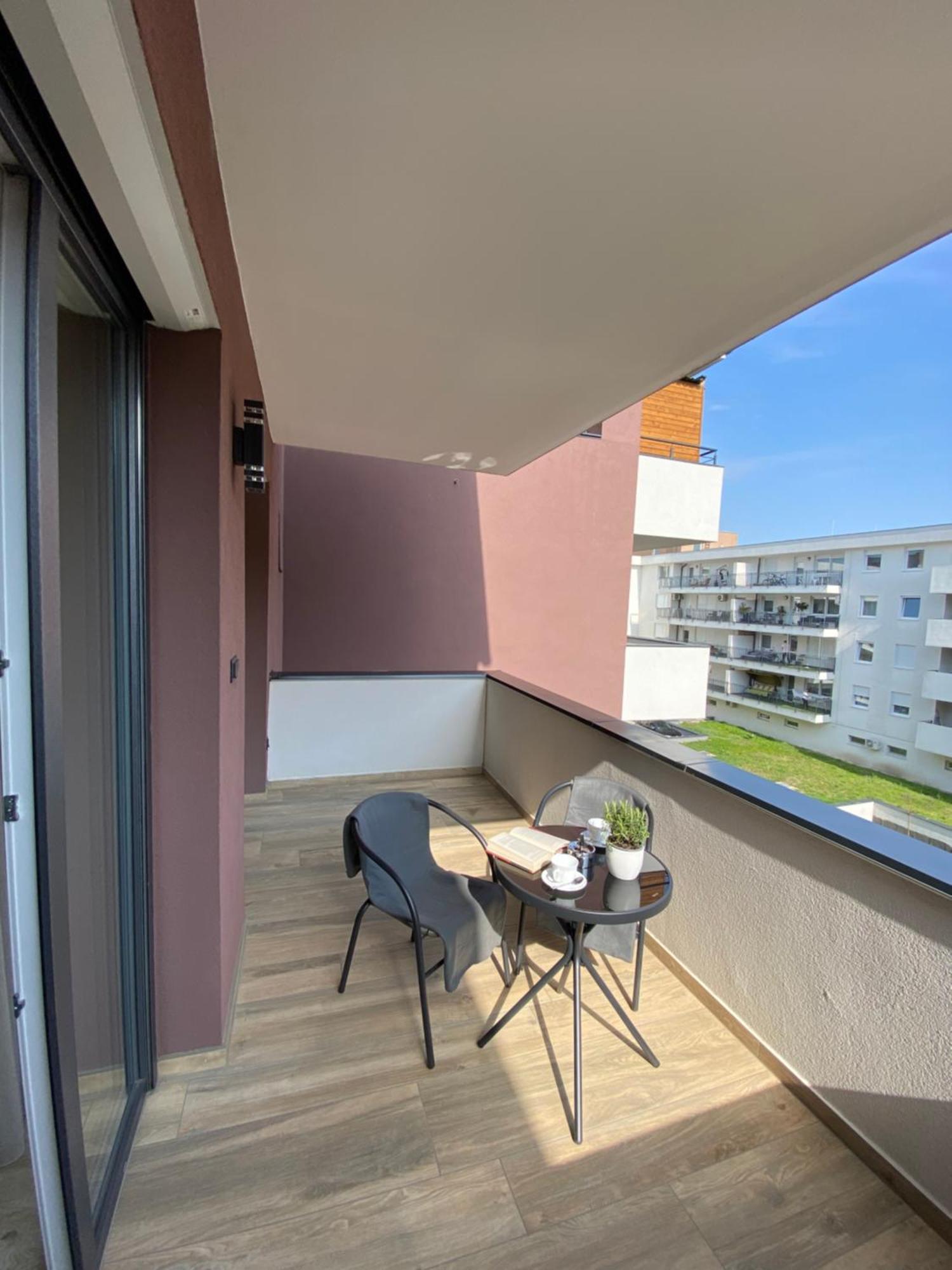 T27 Apartments Free Parking Ingyenes Zart Parkolo Győr Buitenkant foto